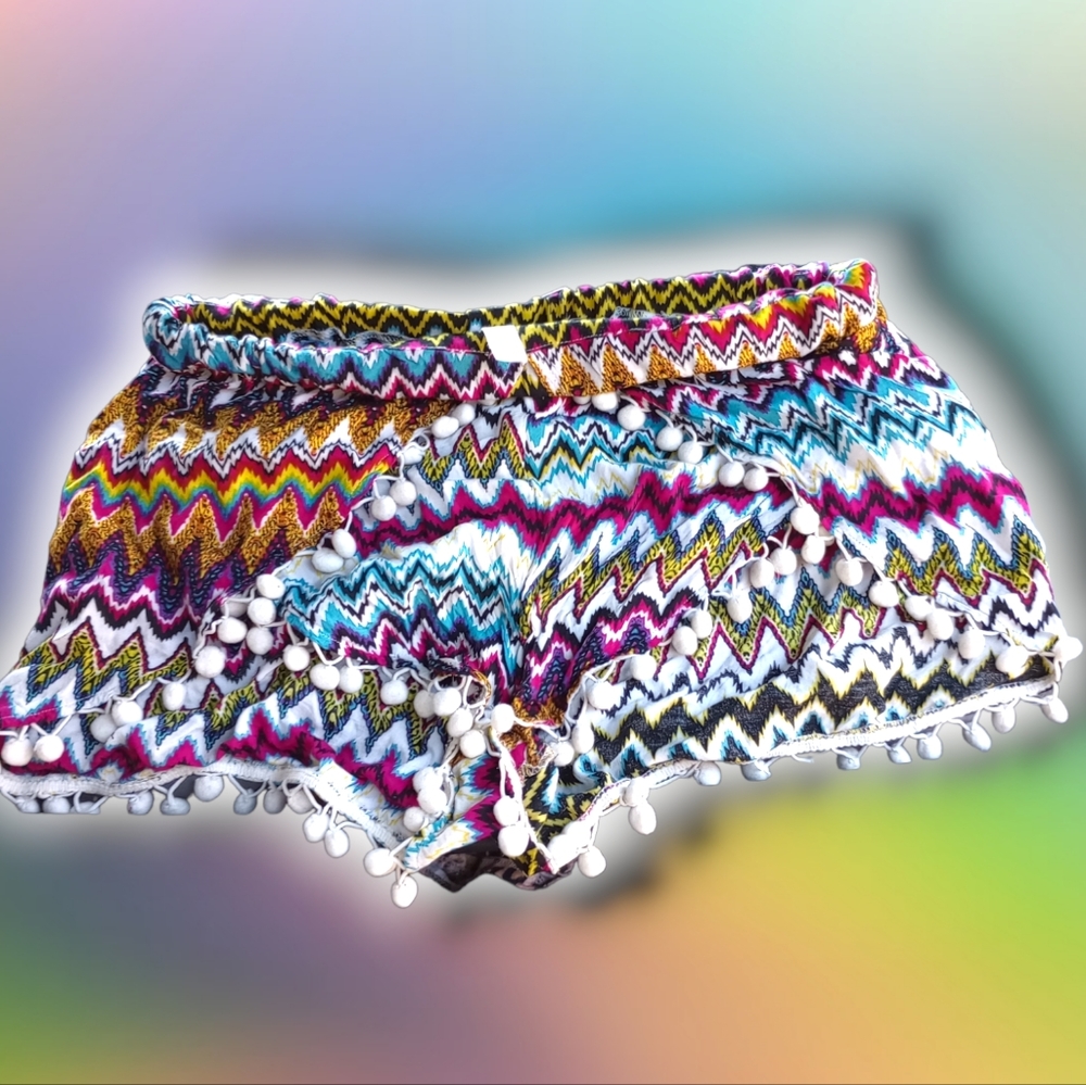 Colorful bohemian short shorts